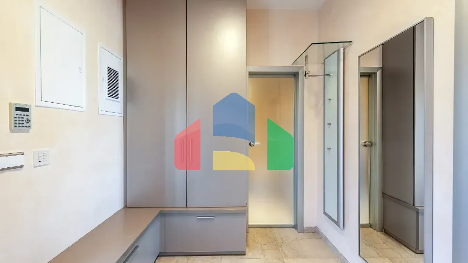 На продажу виллы 323 m², земельный участок 1077 m²