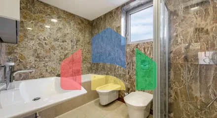 На продажу виллы 323 m², земельный участок 1077 m²