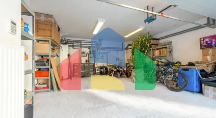 На продажу виллы 323 m², земельный участок 1077 m²