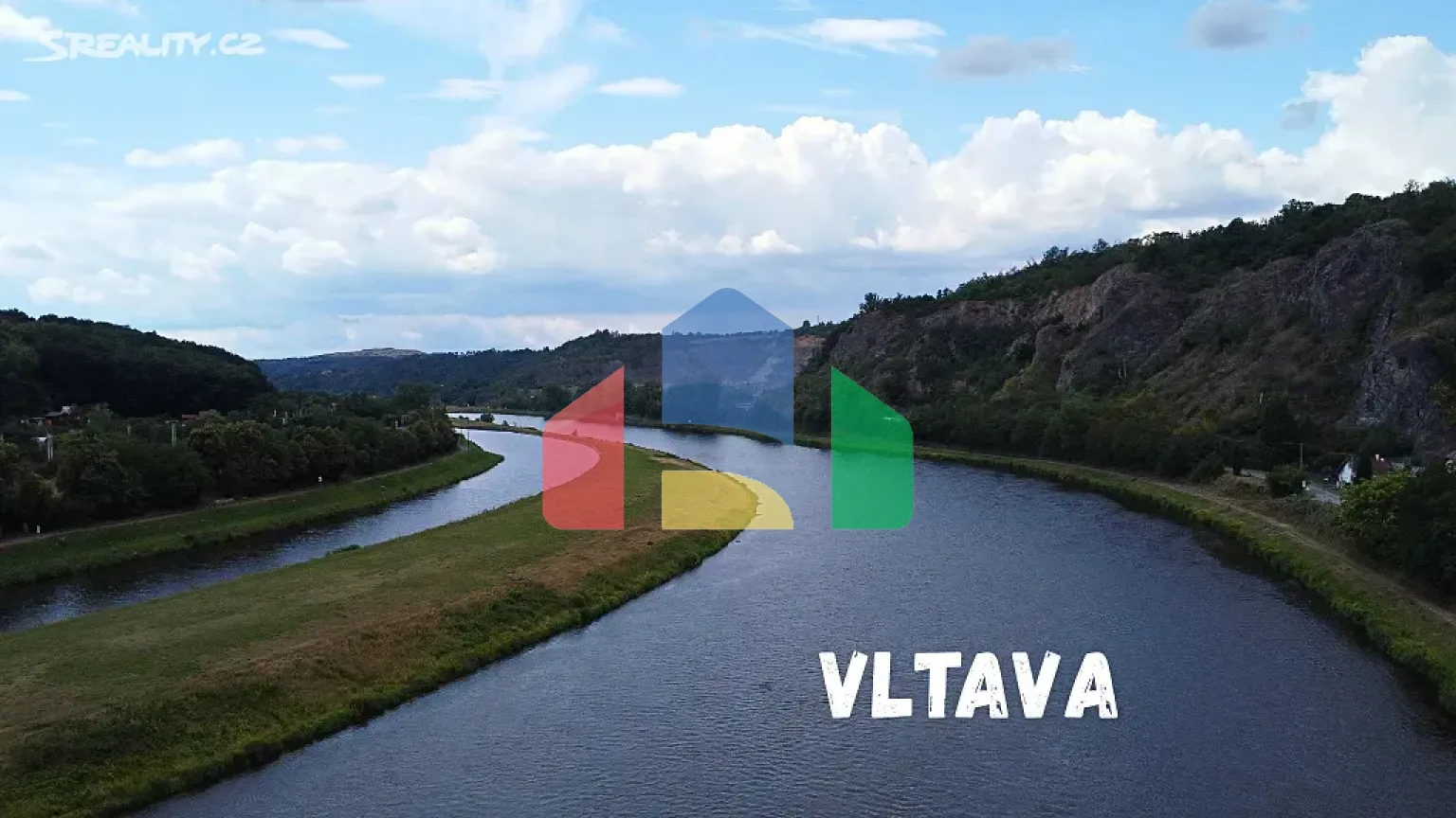 На продажу участки под строительство 653 m²