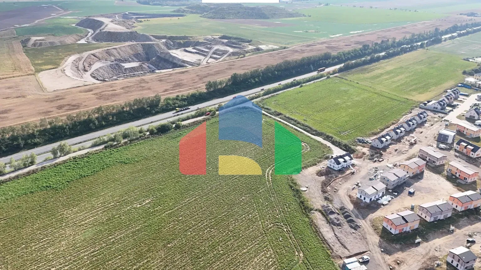 На продажу коммерческие участки 9021 m²