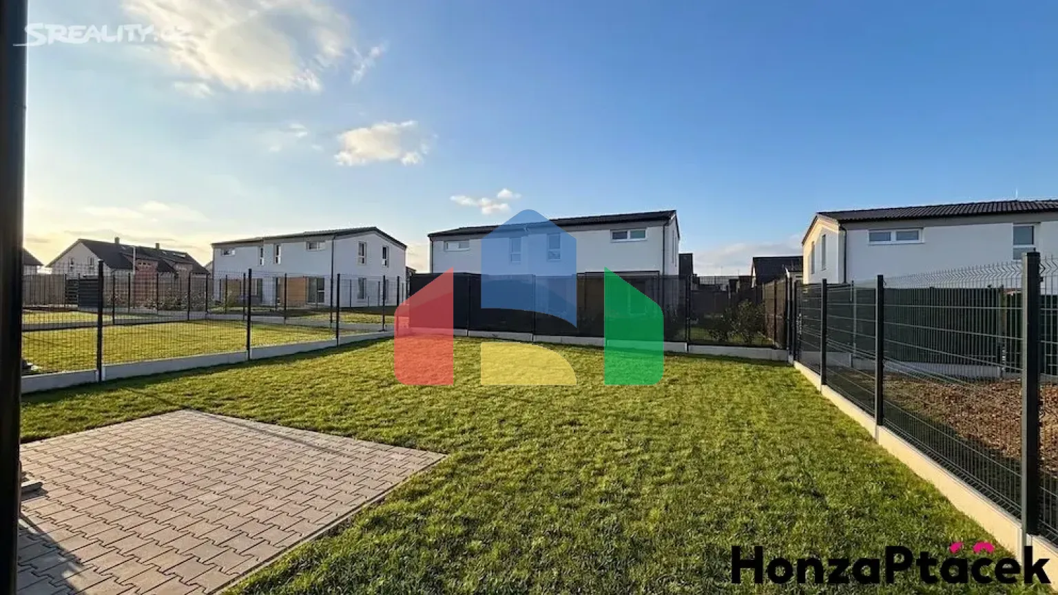 На продажу семейные дома 96 m², земельный участок 293 m²